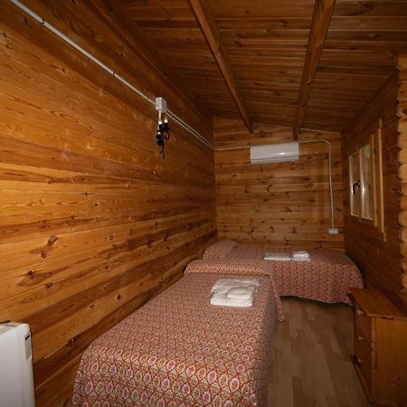 Cabanas Rurales - Las Taneas Yeste Luaran gambar