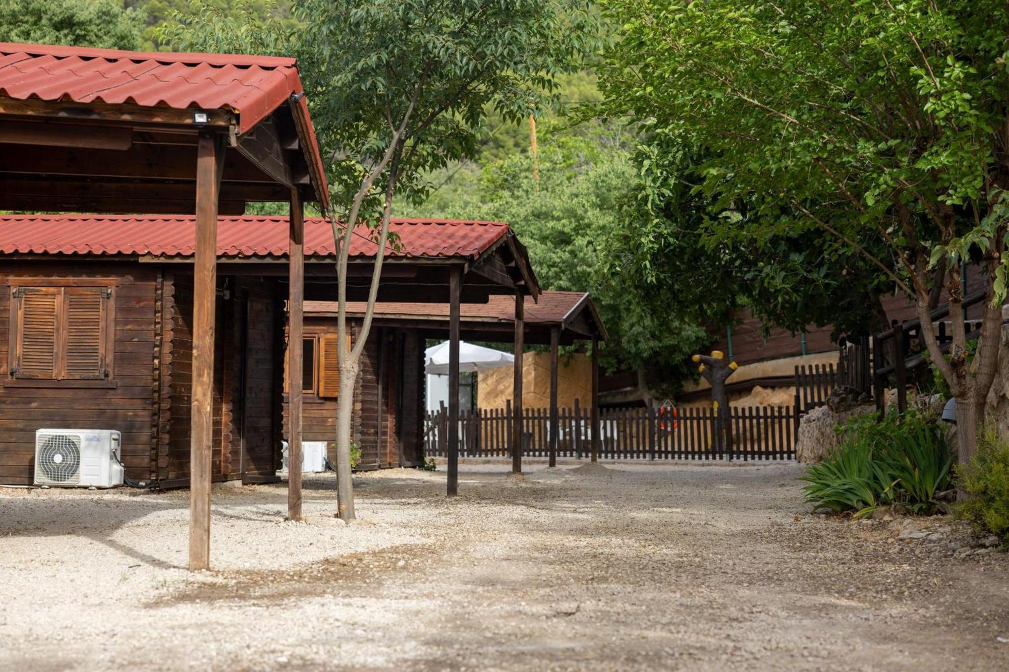 Cabanas Rurales - Las Taneas Yeste Luaran gambar